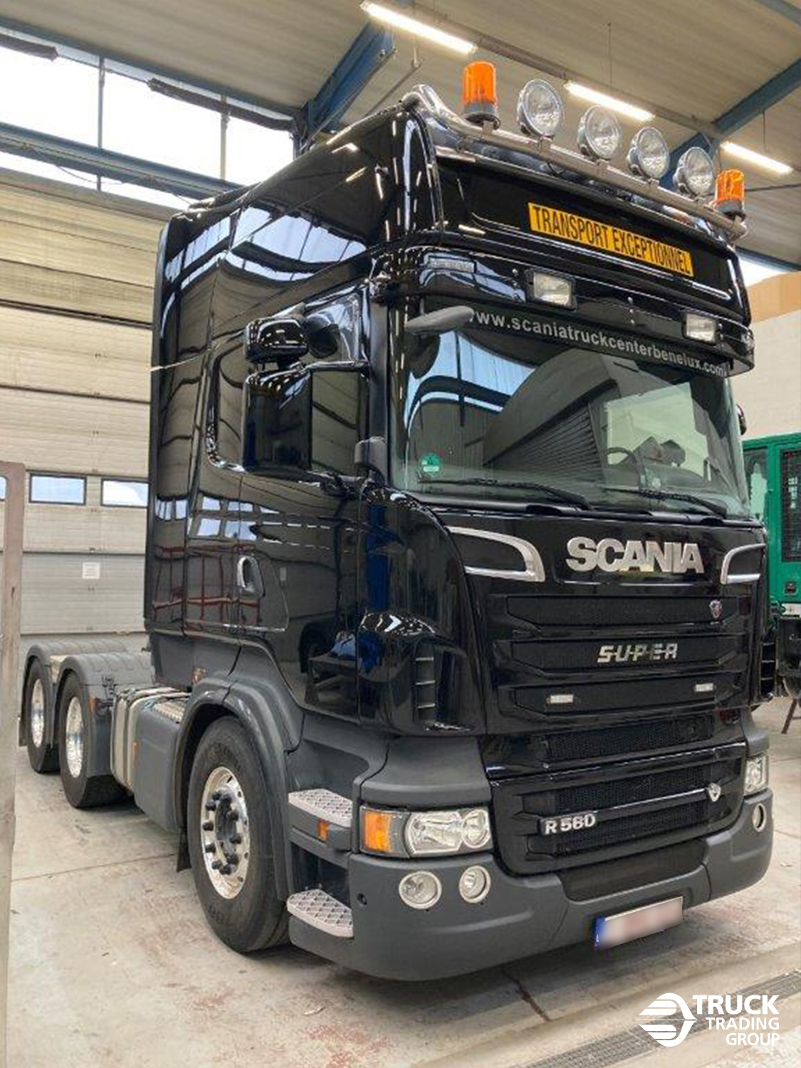 Polissage de cabine d’un tracteur foto 0