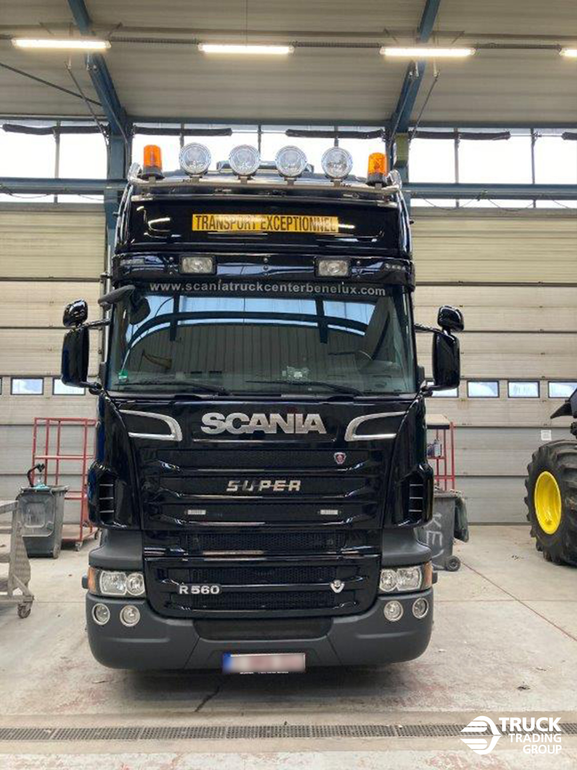 Polissage de cabine d’un tracteur foto 4